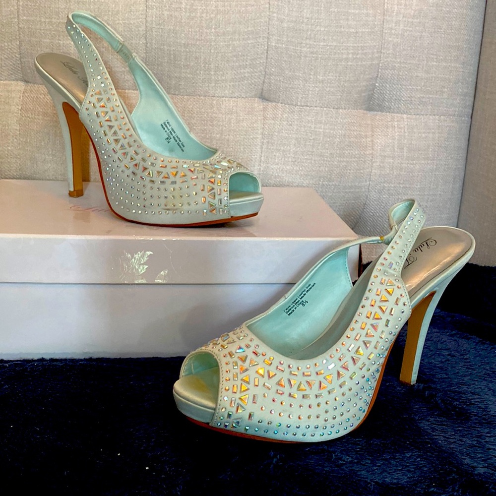 Size 8 1/2 Mint Green sequined platform heels